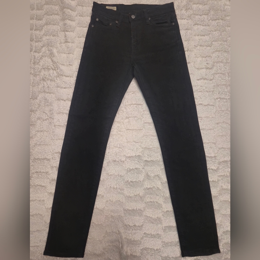 Levi's Black Skinny Jeans for Men Attention to the details of‎ the garment